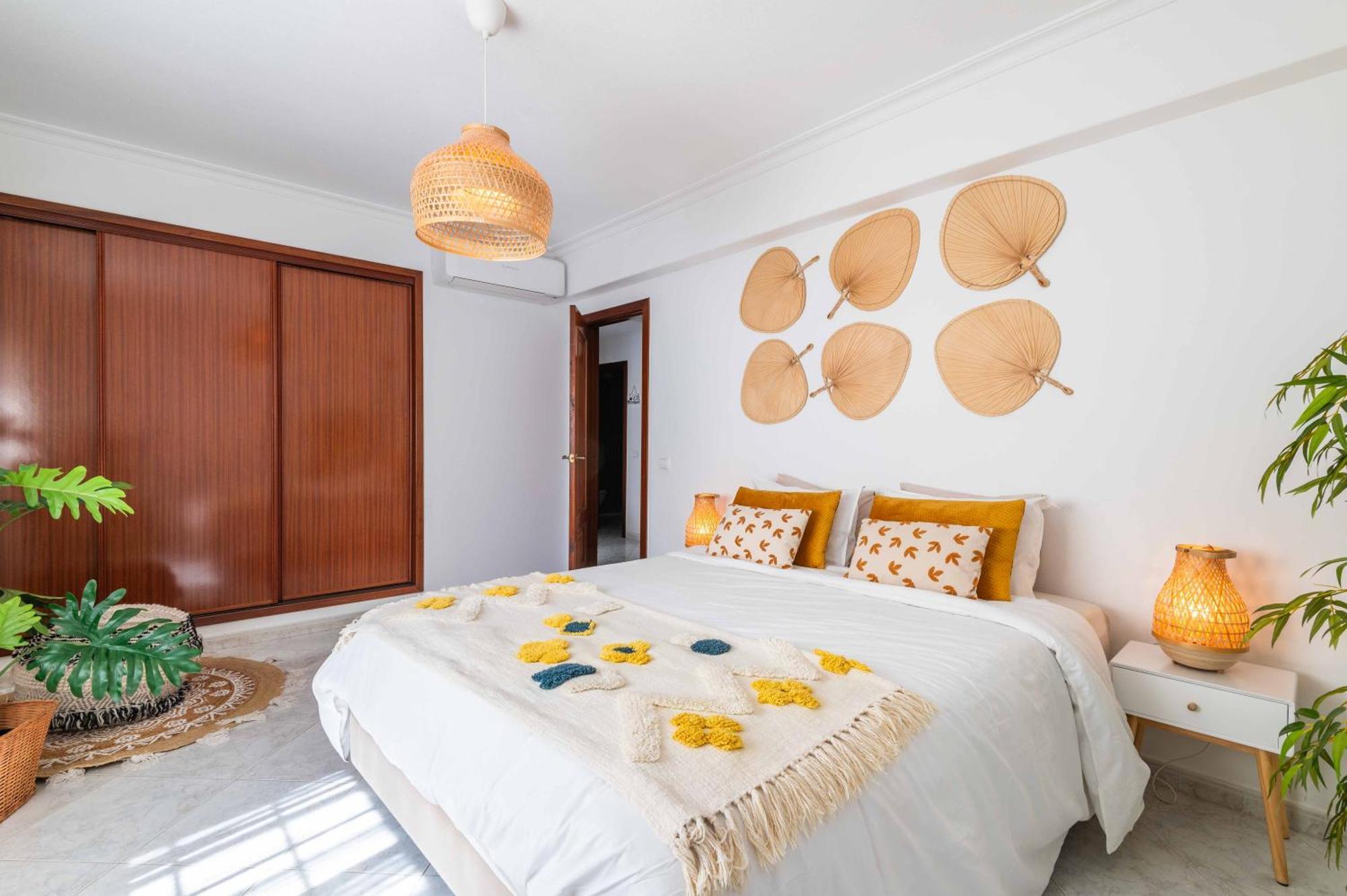 Flat With Ac, Wifi, Netflix, Balcony - 3 Min From The Beach Lägenhet Armação de Pêra Exteriör bild