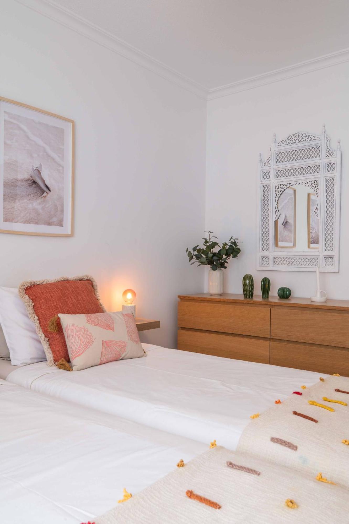 Flat With Ac, Wifi, Netflix, Balcony - 3 Min From The Beach Lägenhet Armação de Pêra Exteriör bild