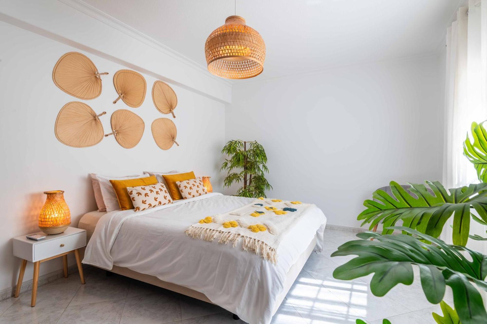 Flat With Ac, Wifi, Netflix, Balcony - 3 Min From The Beach Lägenhet Armação de Pêra Exteriör bild